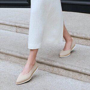 Vivaia Veronica Pointed-Toe All-Day Standing Flats in Almond Size 41.5/10
